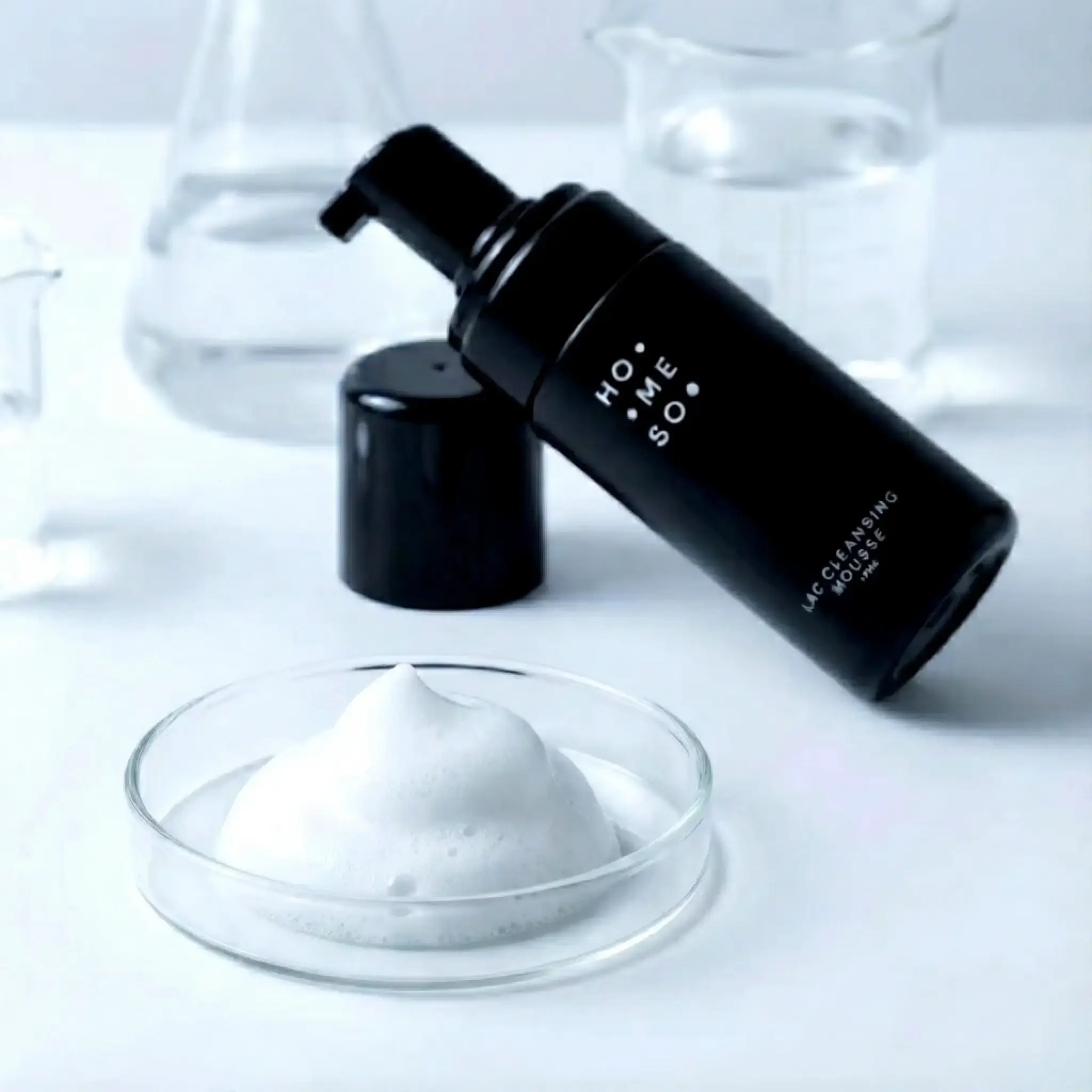 Veda vedy o jemnom čistení: Predstavujeme LAC čistiace penu +PHA