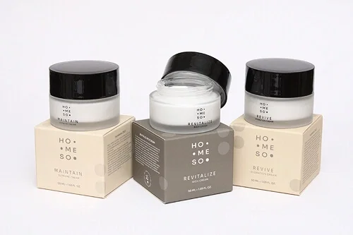 Kremy HoMEso Maintain, Revitalize Rich i Revive do regeneracji po mikronakłuwaniu.